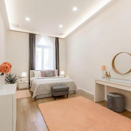 Exclusive Csengery In The Heart Of * Budapeste