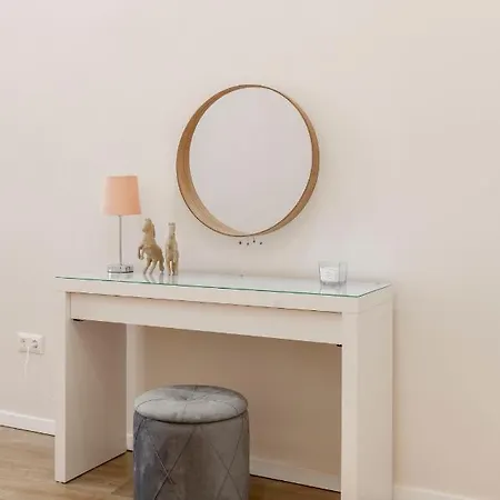 Exclusive Csengery In The Heart Of