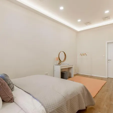 Exclusive Csengery In The Heart Of Budapeste