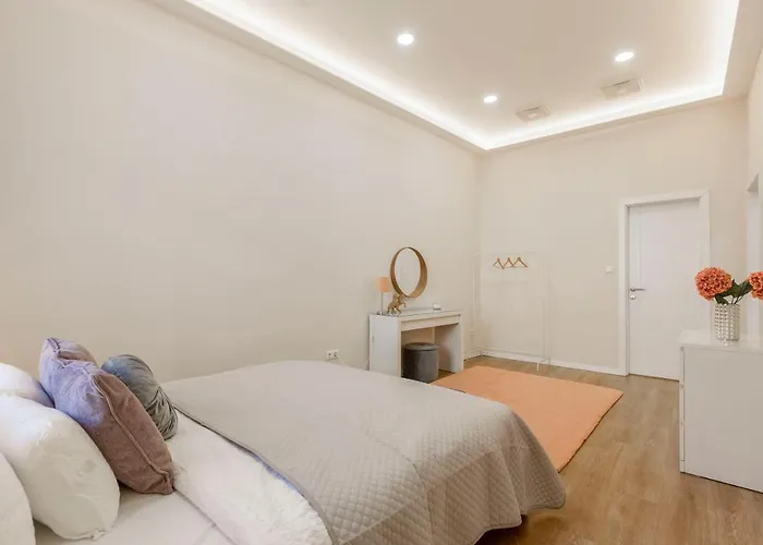 Exclusive Csengery In The Heart Of Budapest